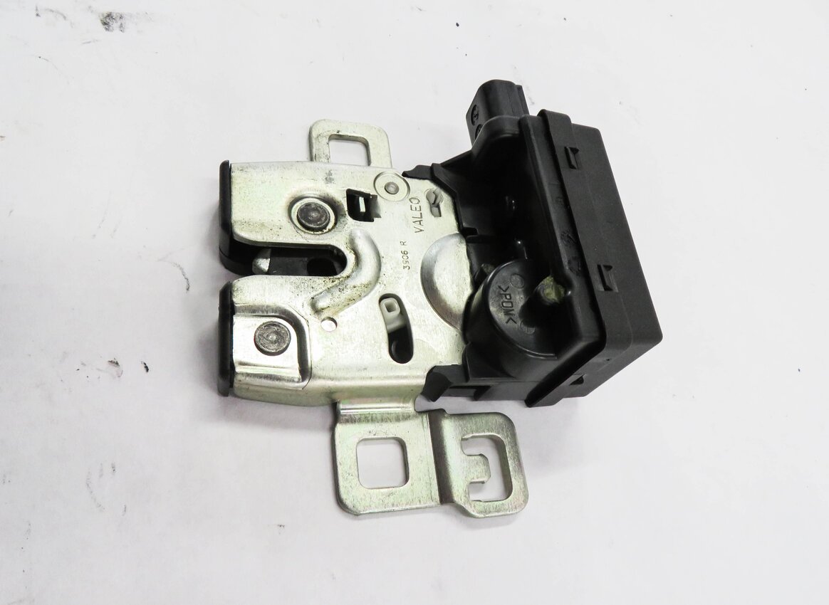 Thumbnail 4: 2007 RANGE ROVER SPORT (L320) REAR TRUNK UPPER GLASS LOCK LATCH ACTUATOR