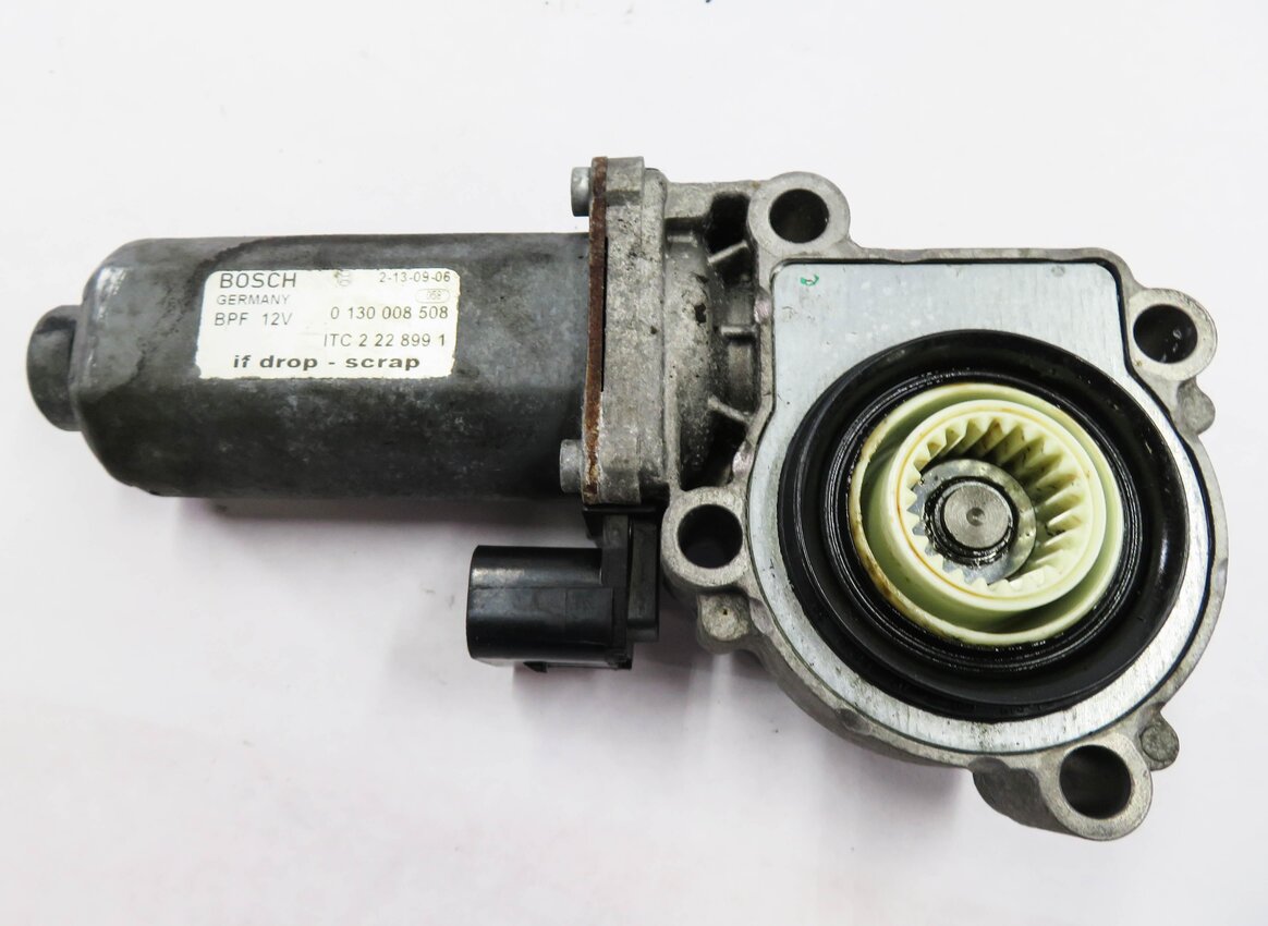 Thumbnail 6: 05-16 LR3 LR4 RANGE ROVER SPORT (L320 L322 L405 L494) TRANSFER CASE SHIFT MOTOR