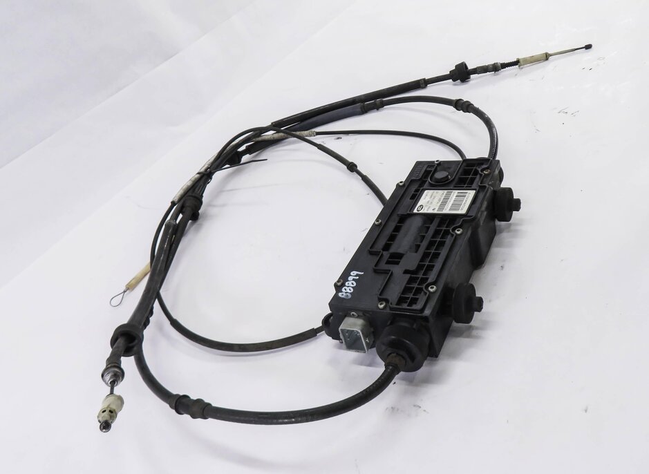 Thumbnail 3: 2007 RANGE ROVER SPORT (L320) EMERGENCY PARKING BRAKE ACTUATOR w/ CABLES