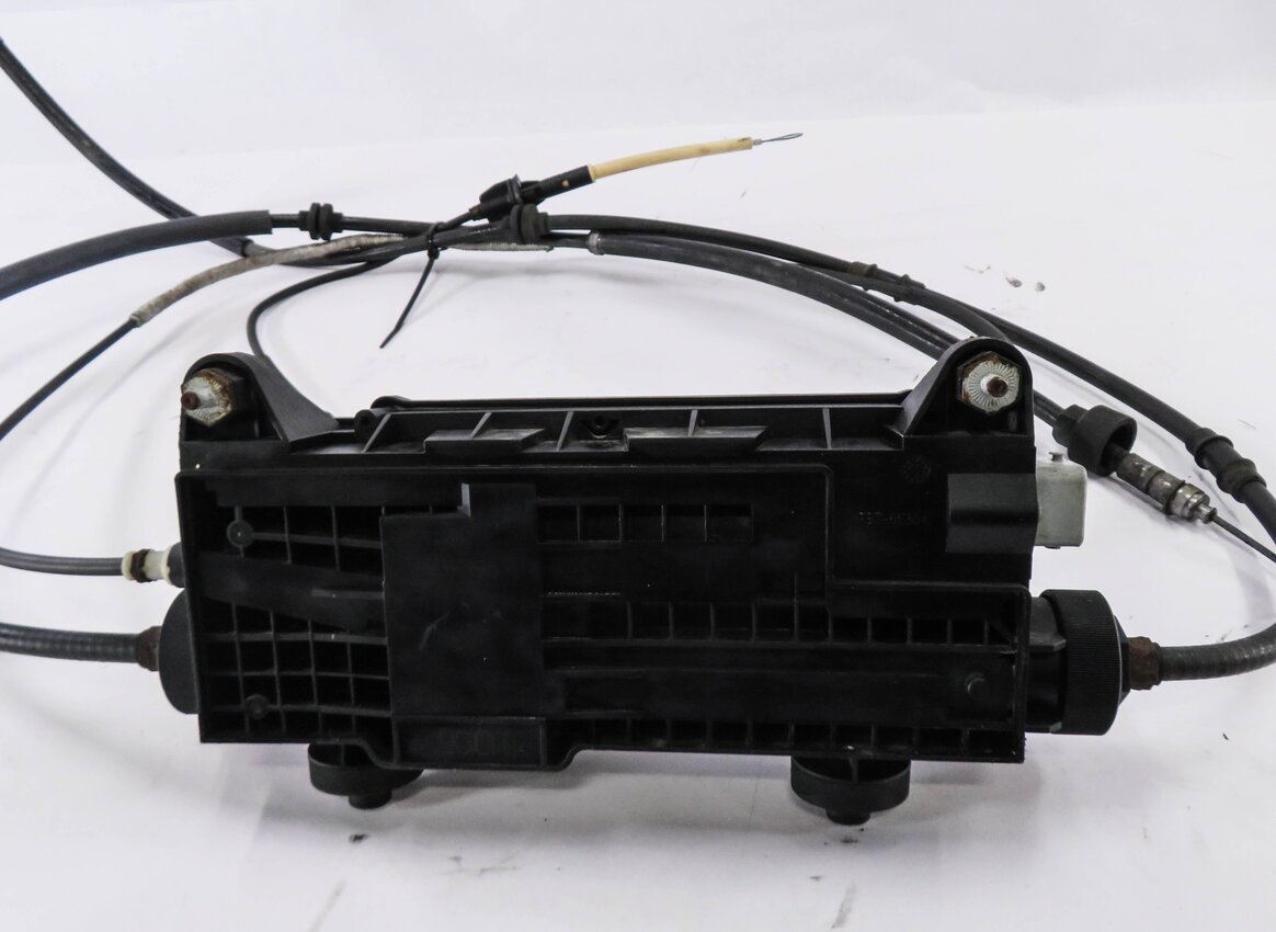 Thumbnail 7: 2007 RANGE ROVER SPORT (L320) EMERGENCY PARKING BRAKE ACTUATOR w/ CABLES