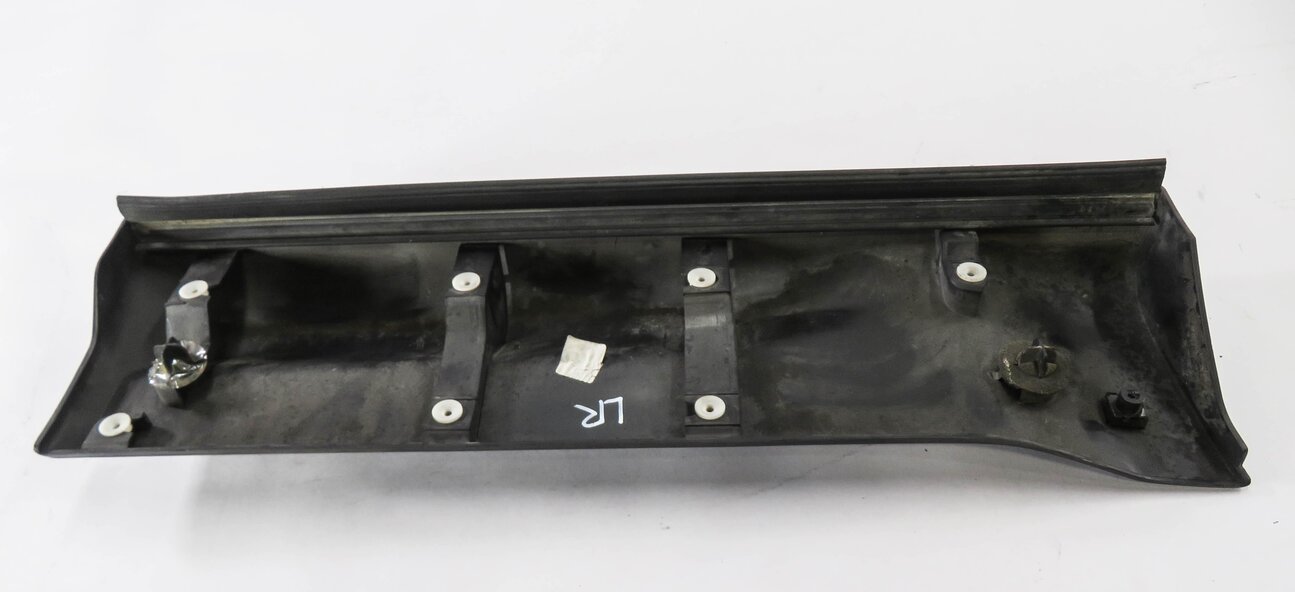 Thumbnail 6: 2007 RANGE ROVER SPORT (L320) LEFT REAR DOOR MOULDING RUNNER TRIM PANEL