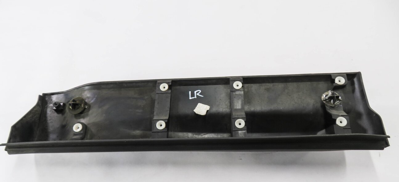 Thumbnail 7: 2007 RANGE ROVER SPORT (L320) LEFT REAR DOOR MOULDING RUNNER TRIM PANEL