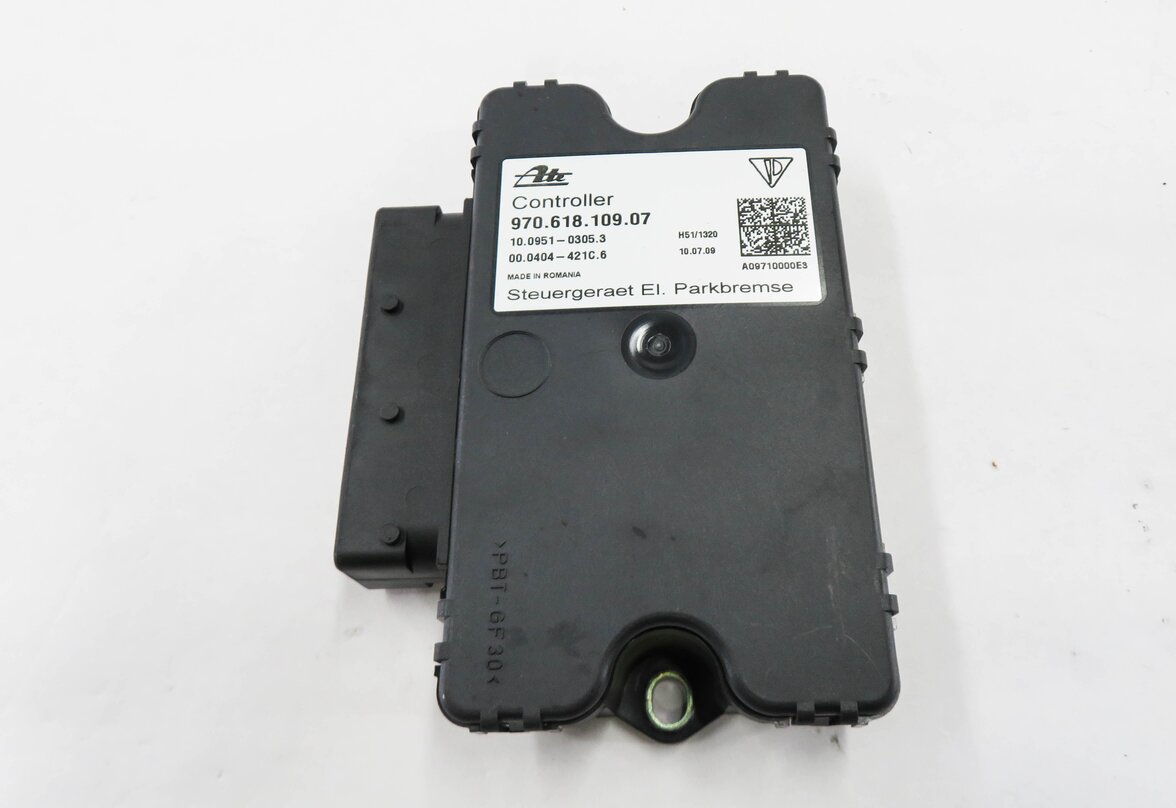 Thumbnail 2: 2010 PORSCHE PANAMERA (970 G1) PARKING BRAKE CONTROL MODULE