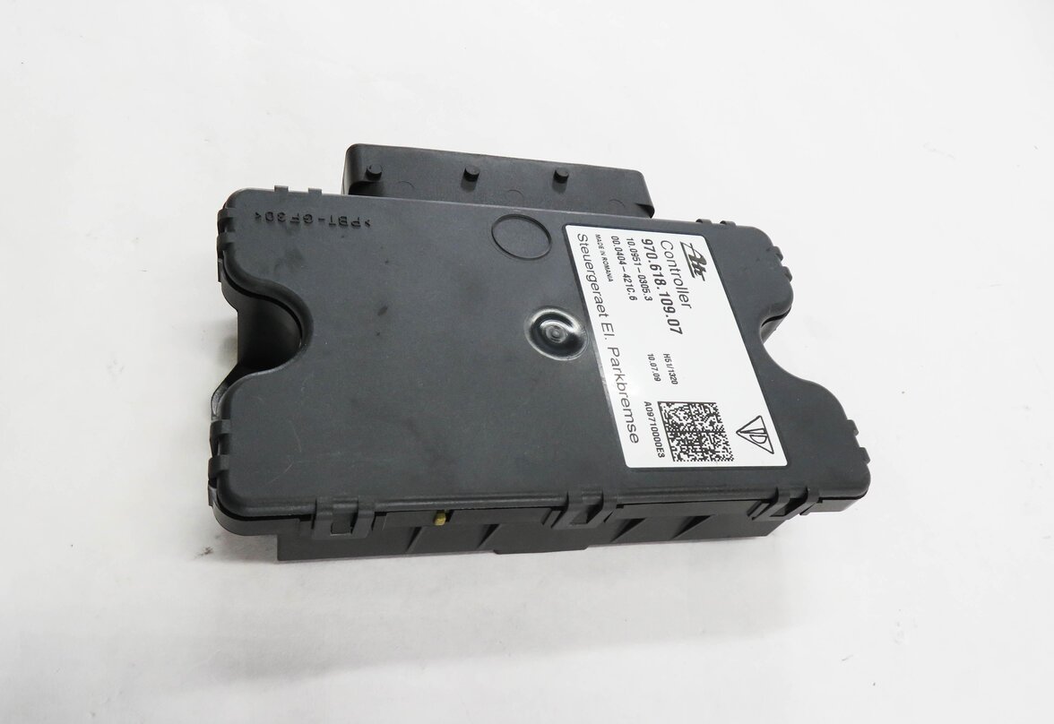 Thumbnail 4: 2010 PORSCHE PANAMERA (970 G1) PARKING BRAKE CONTROL MODULE