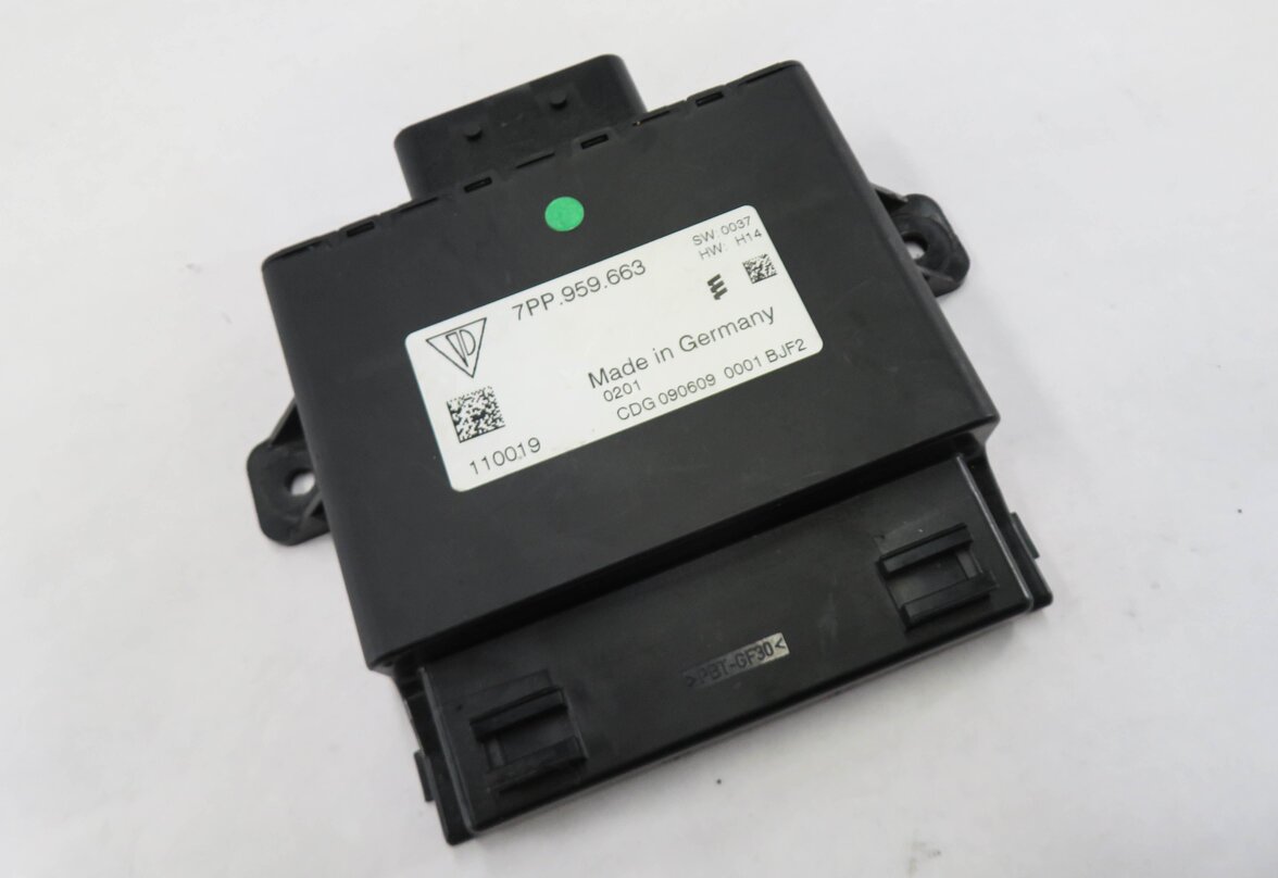 2010 PORSCHE PANAMERA (970 G1) VOLTAGE CONVERTER CONTROL MODULE