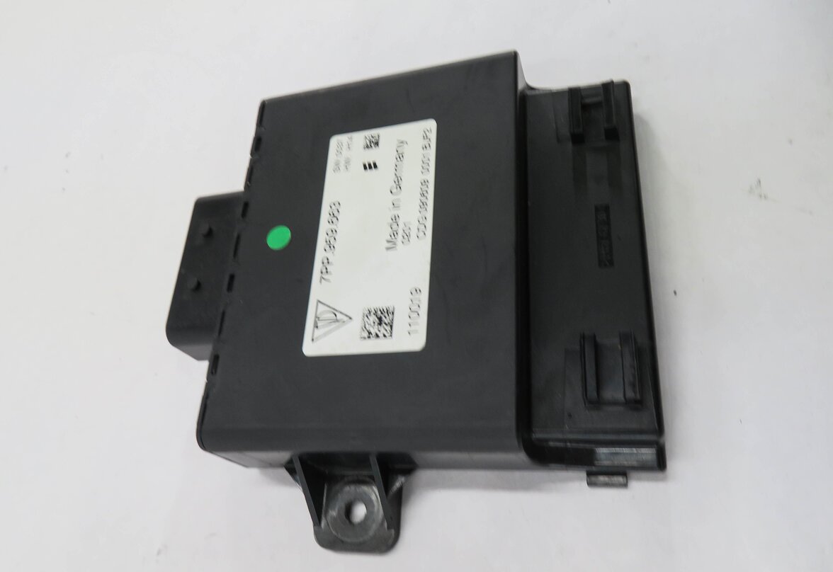 Thumbnail 3: 2010 PORSCHE PANAMERA (970 G1) VOLTAGE CONVERTER CONTROL MODULE