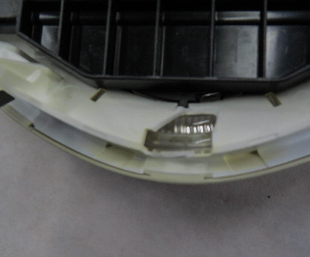 Thumbnail 9: 2010 PORSCHE PANAMERA (970 G1) FRONT DOMELIGHT READING COURTESY LIGHT (CREAM)