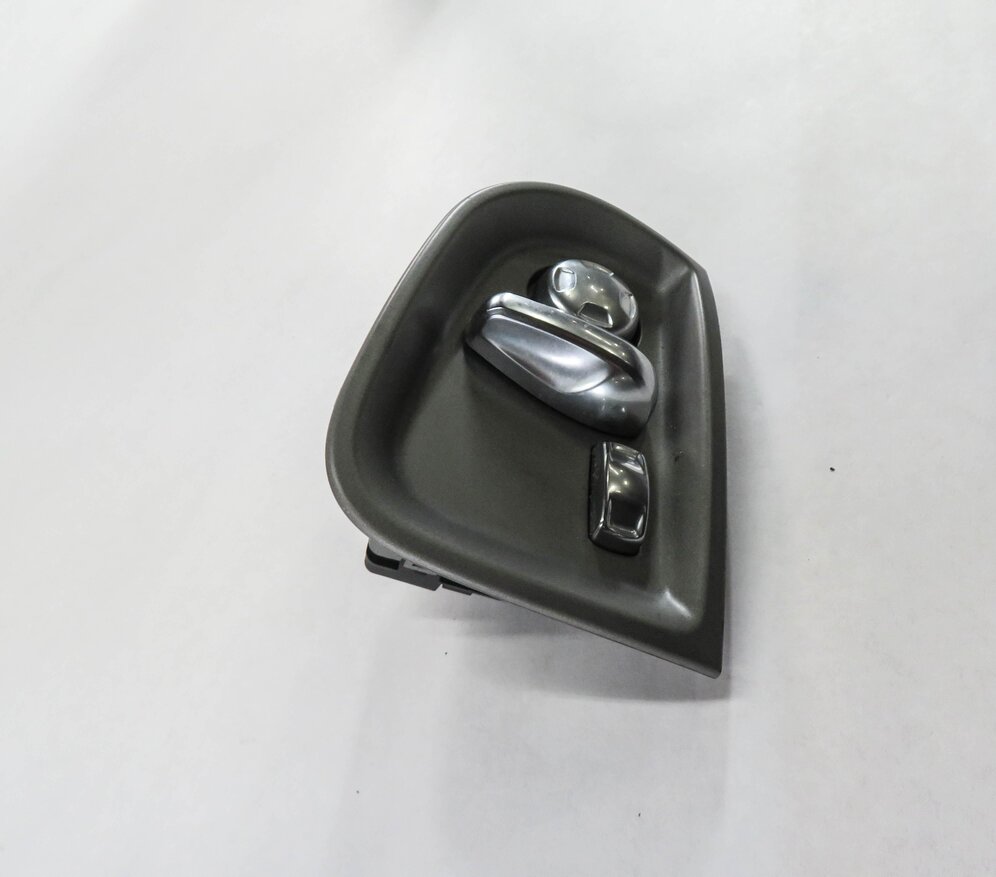 Thumbnail 3: 2010 PORSCHE PANAMERA (970) LEFT FRONT DRIVER SEAT ADJUSTMENT SWITCH