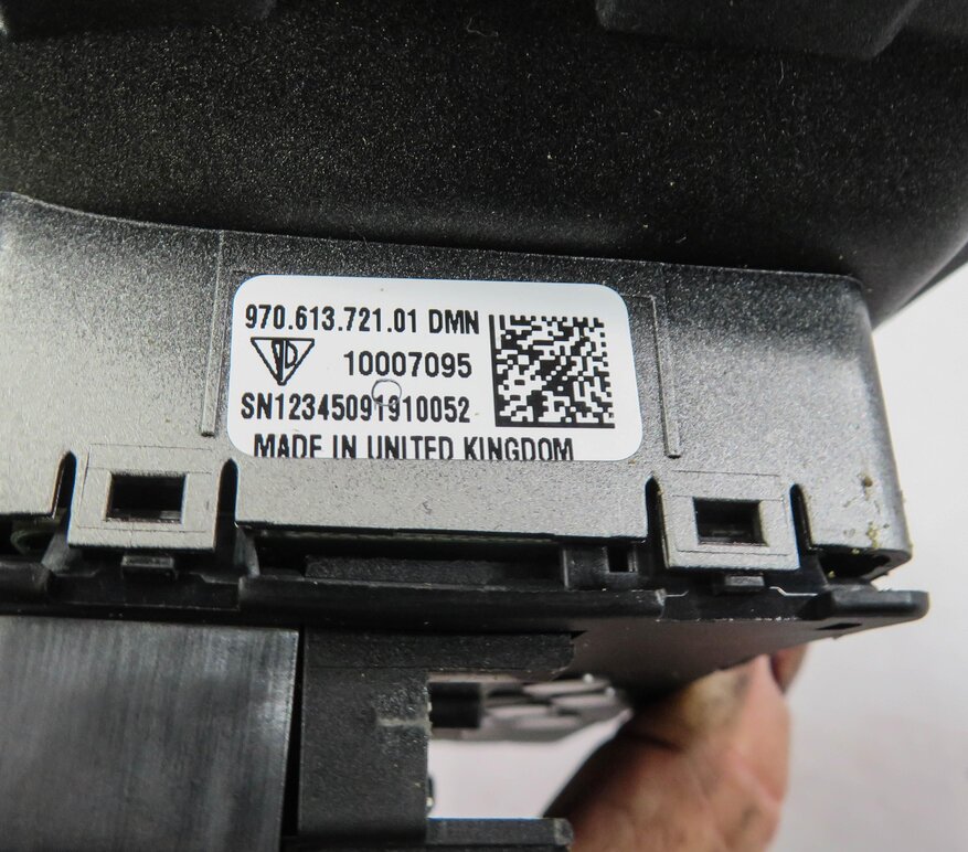Thumbnail 6: 2010 PORSCHE PANAMERA (970) LEFT FRONT DRIVER SEAT ADJUSTMENT SWITCH