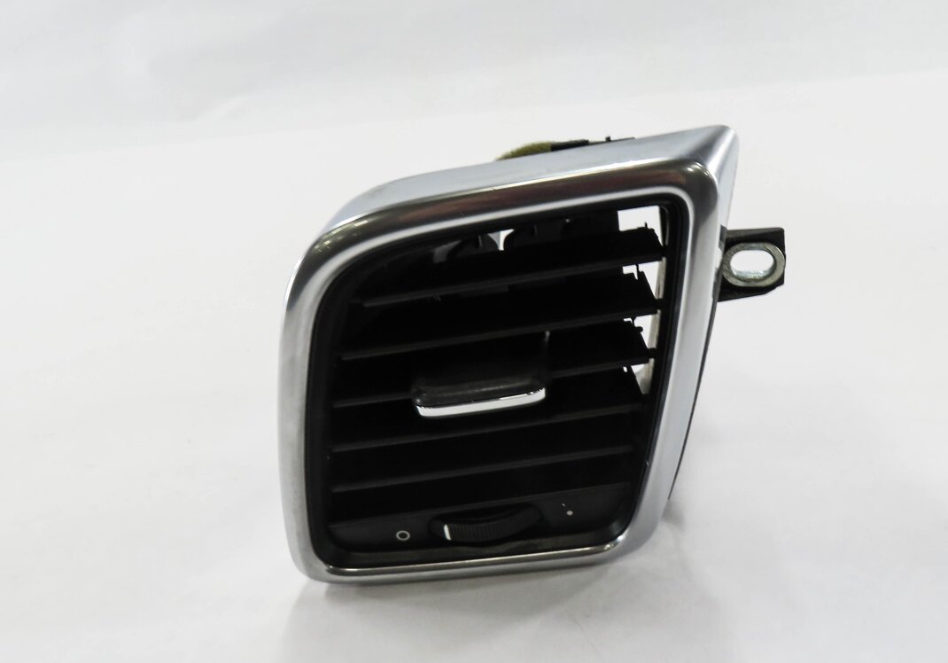 Thumbnail 2: 2010 PORSCHE PANAMERA (970) RIGHT FRONT PASSENGER HEATER AIR VENT (OUTER DASH)