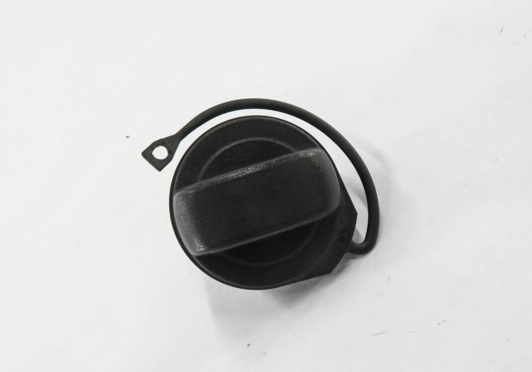 2010 PORSCHE PANAMERA (970 G1) GAS CAP FUEL TANK FILLER SCREW TOP LID