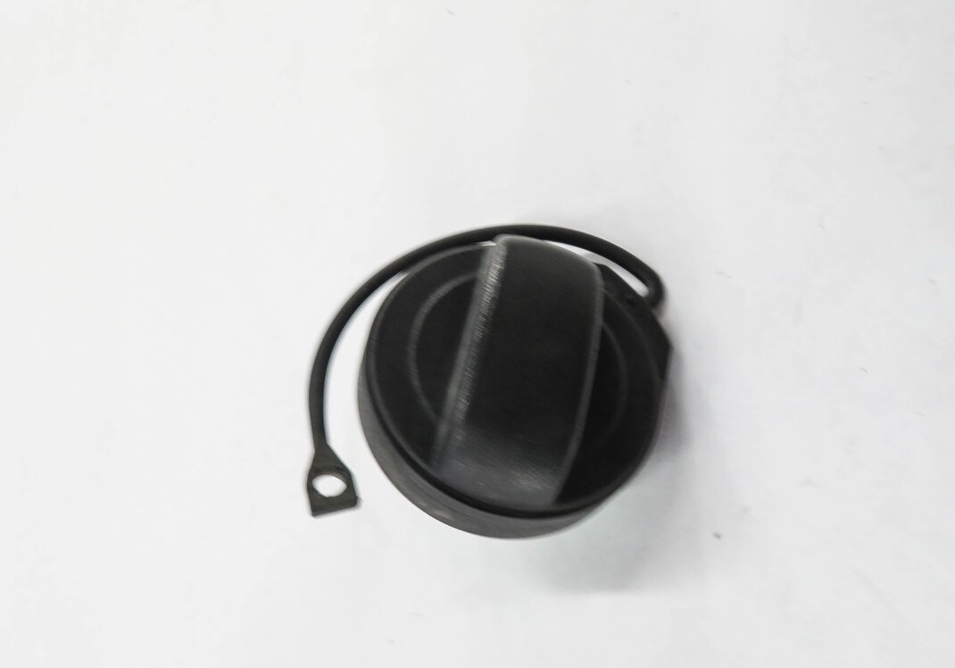 Thumbnail 3: 2010 PORSCHE PANAMERA (970 G1) GAS CAP FUEL TANK FILLER SCREW TOP LID