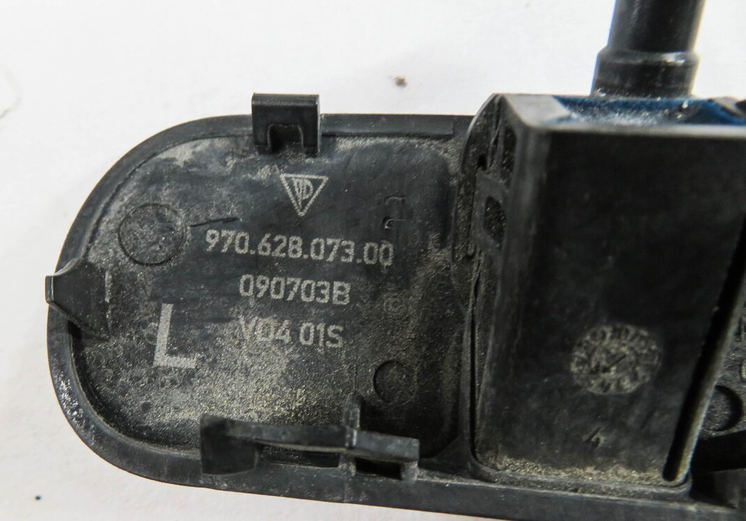 Thumbnail 6: 2010 PORSCHE PANAMERA (970 G1) WINDSHIELD WASHER WIPER SQUIRTER NOZZLE SET-3