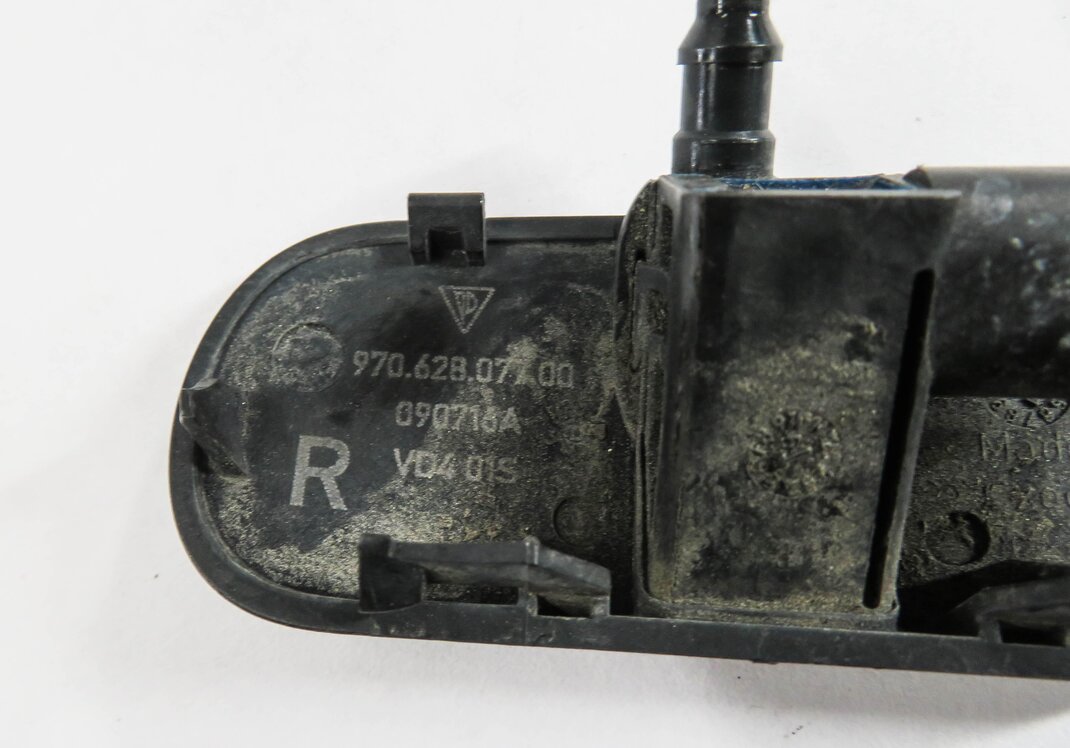 Thumbnail 8: 2010 PORSCHE PANAMERA (970 G1) WINDSHIELD WASHER WIPER SQUIRTER NOZZLE SET-3