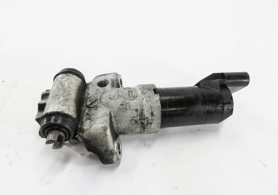 Thumbnail 2: 2010 PORSCHE PANAMERA (970 G1) RIGHT PASSENGER REAR PARKING BRAKE ACTUATOR MOTOR