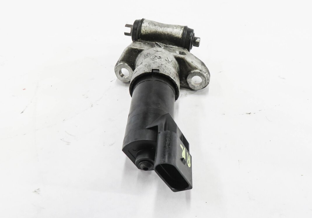 Thumbnail 4: 2010 PORSCHE PANAMERA (970 G1) RIGHT PASSENGER REAR PARKING BRAKE ACTUATOR MOTOR
