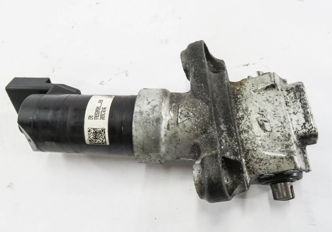 Thumbnail 5: 2010 PORSCHE PANAMERA (970 G1) RIGHT PASSENGER REAR PARKING BRAKE ACTUATOR MOTOR
