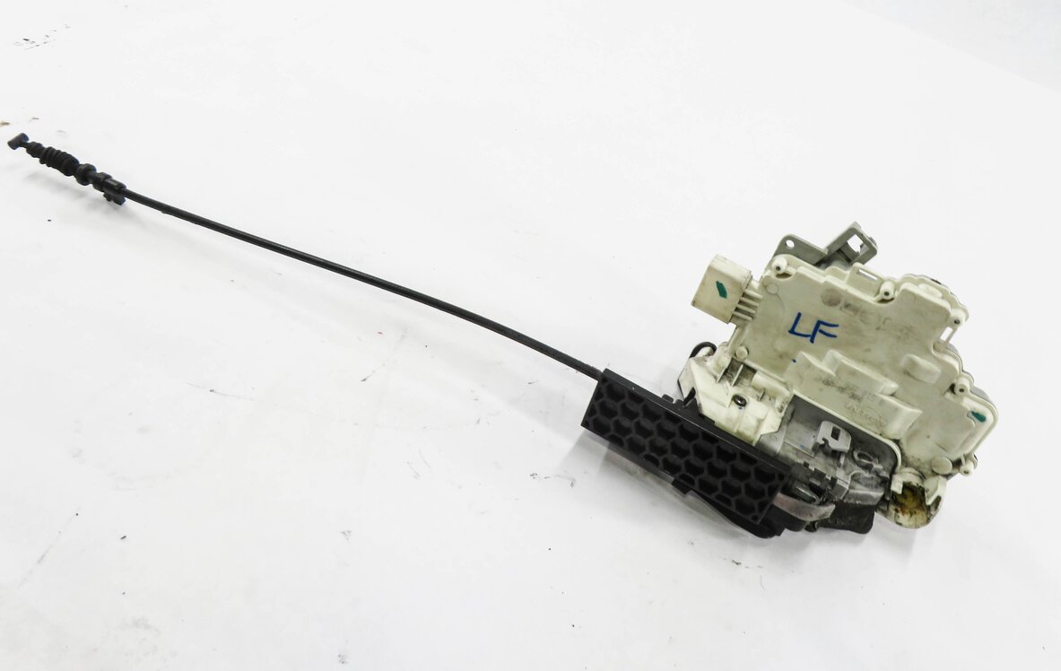 09-18 AUDI / PORSCHE - A4 A5 Q5 S4 TT CAYENNE PANAMERA TOURAEG DRIVER DOOR LATCH