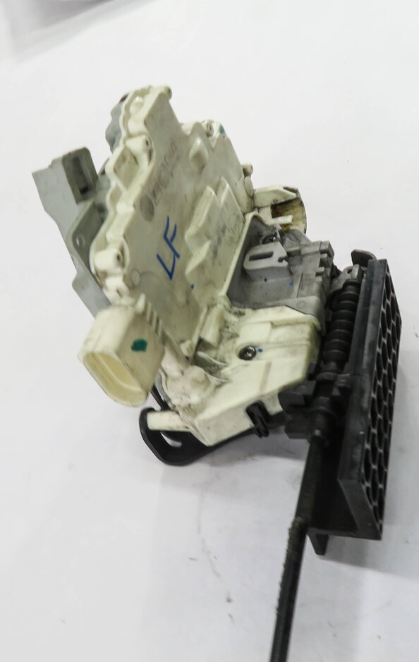 Thumbnail 3: 09-18 AUDI / PORSCHE - A4 A5 Q5 S4 TT CAYENNE PANAMERA TOURAEG DRIVER DOOR LATCH
