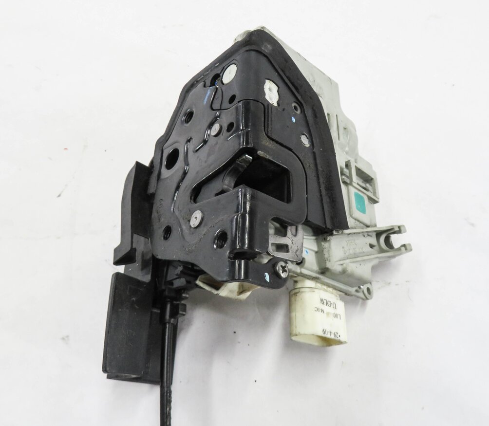 Thumbnail 6: 09-18 AUDI / PORSCHE - A4 A5 Q5 S4 TT CAYENNE PANAMERA TOURAEG DRIVER DOOR LATCH
