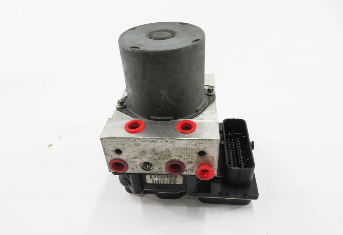 Thumbnail 2: 2010-2013 PORSCHE PANAMERA (970 G1) ABS ANTI LOCK BRAKE PUMP w/ MODULE