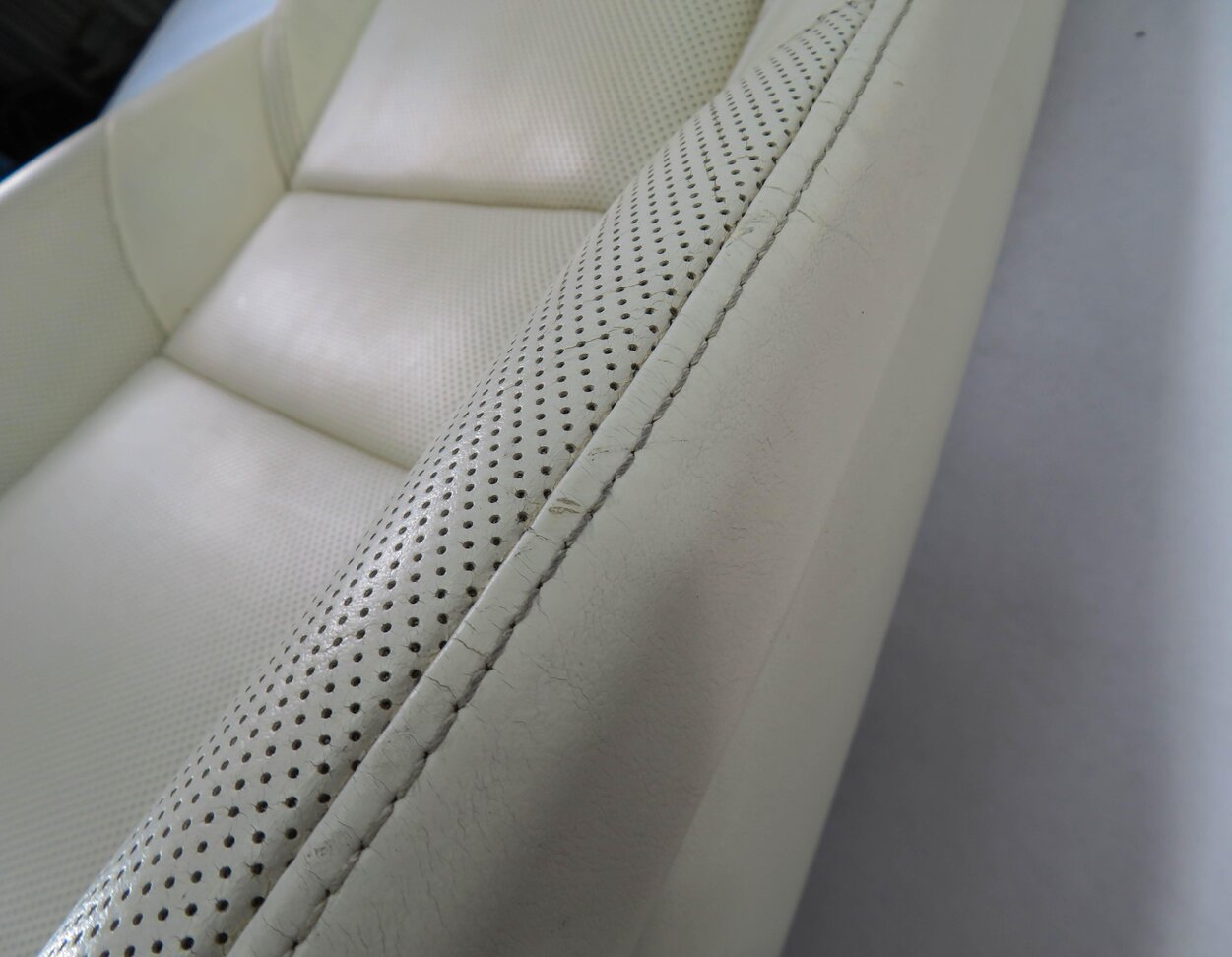 Thumbnail 10: 2010 PORSCHE PANAMERA (970) PASSENGER UPPER TOP HEATED SEAT CUSHION (CREAM)