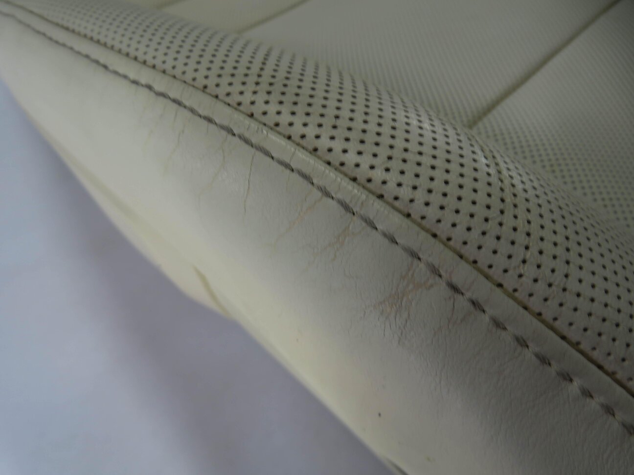 Thumbnail 9: 2010 PORSCHE PANAMERA (970) PASSENGER UPPER TOP HEATED SEAT CUSHION (CREAM)