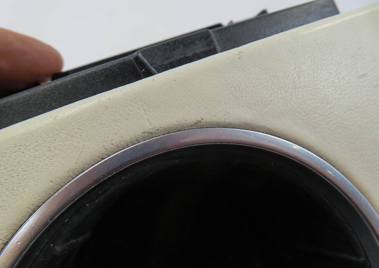 Thumbnail 6: 2010 PORSCHE PANAMERA (970) FRONT CENTER CONSOLE CUP HOLDER (CREAM LEATHER)