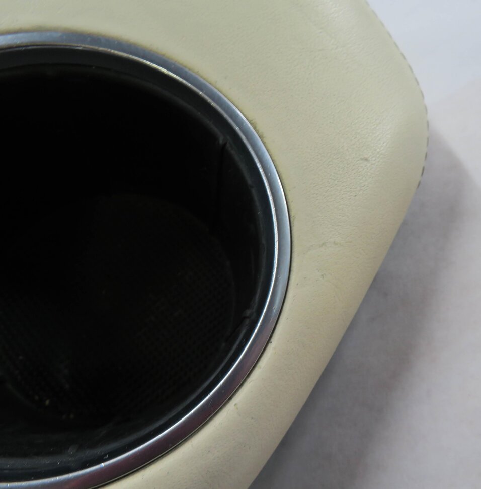 Thumbnail 7: 2010 PORSCHE PANAMERA (970) FRONT CENTER CONSOLE CUP HOLDER (CREAM LEATHER)