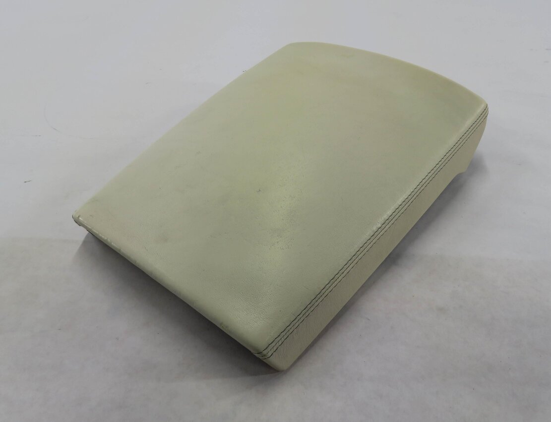 Thumbnail 2: 2010-2016 PORSCHE PANAMERA (970 G1) FRONT CENTER CONSOLE ARMREST LID (CREAM)