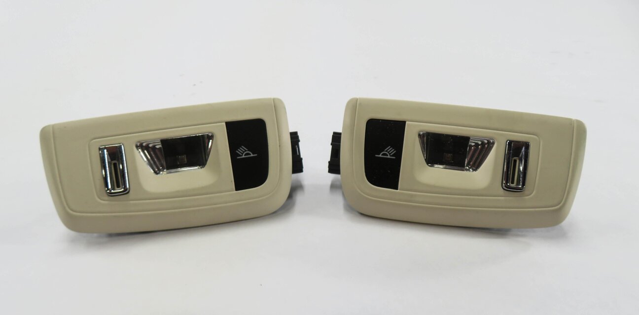 2010 PORSCHE PANAMERA (970 G1) REAR LEFT & RIGHT DOMELIGHT SET-2 (CREAM)
