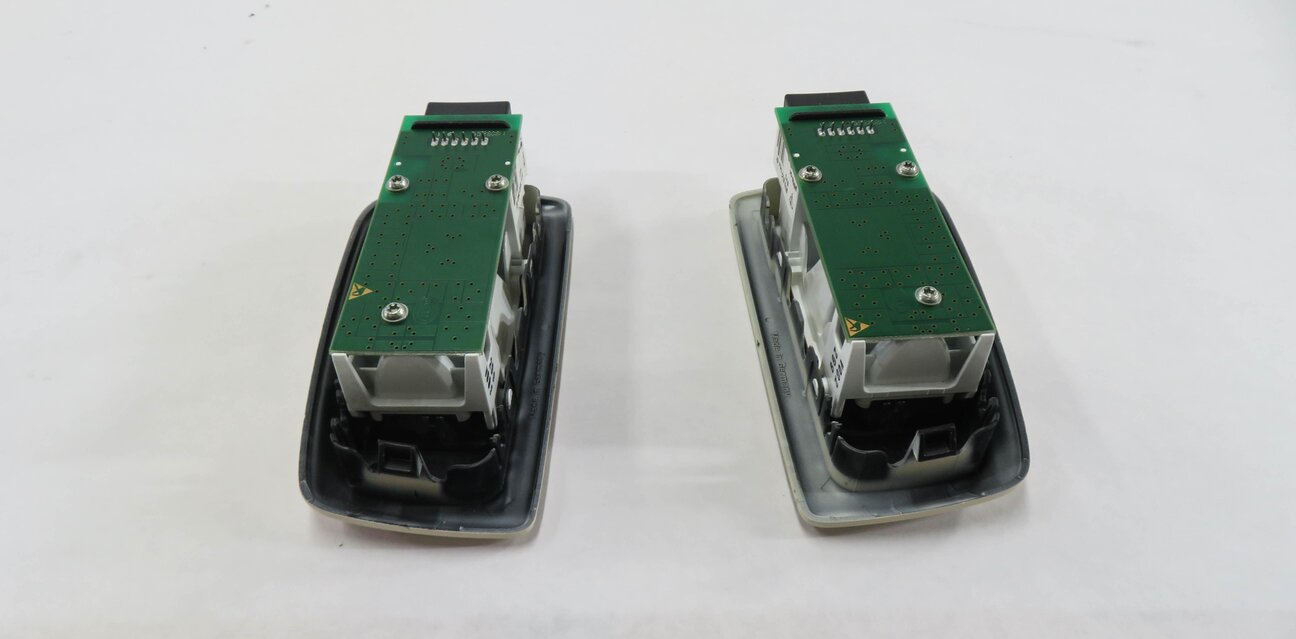 Thumbnail 3: 2010 PORSCHE PANAMERA (970 G1) REAR LEFT & RIGHT DOMELIGHT SET-2 (CREAM)