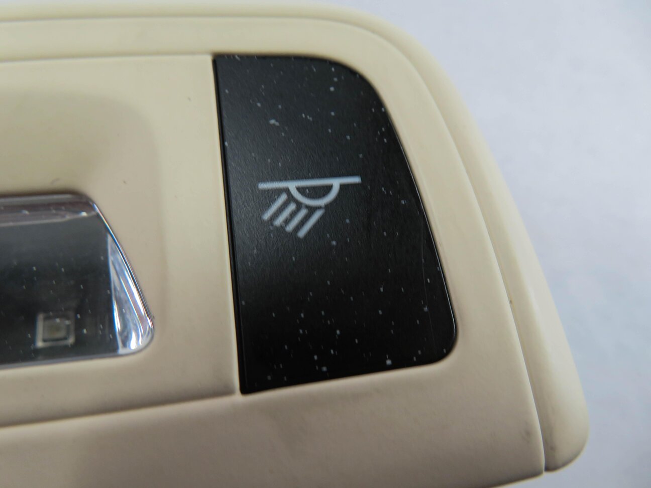 Thumbnail 6: 2010 PORSCHE PANAMERA (970 G1) REAR LEFT & RIGHT DOMELIGHT SET-2 (CREAM)