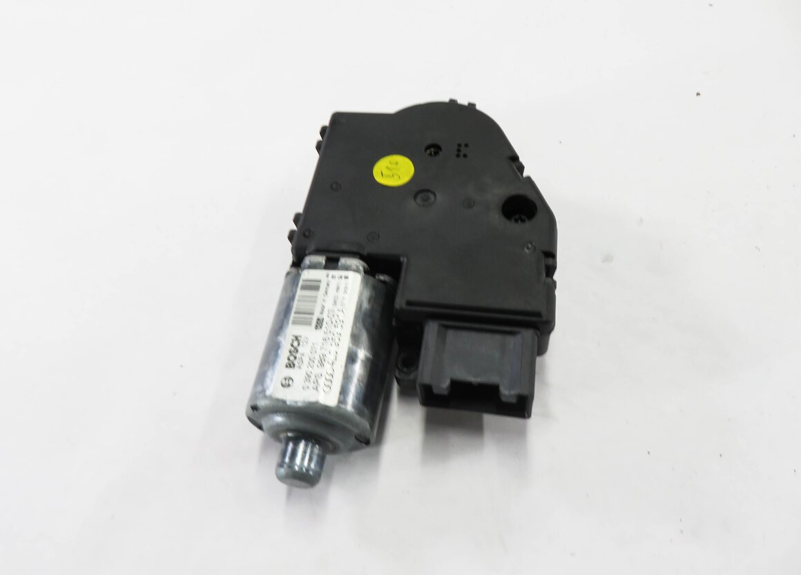 Thumbnail 2: 2007-2014 AUDI Q7 (4L) SUNROOF SUN ROOF MOTOR SUNSHADE SUN SHADE MOTOR