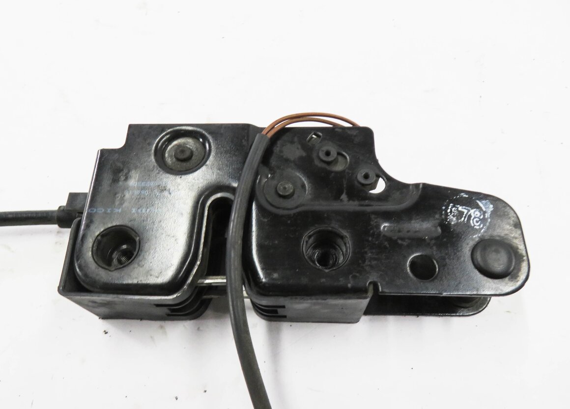 Thumbnail 3: 2011 AUDI Q7 (4L) FRONT LOWER HOOD LOCK LATCH STRIKER PLATE w/ CABLE