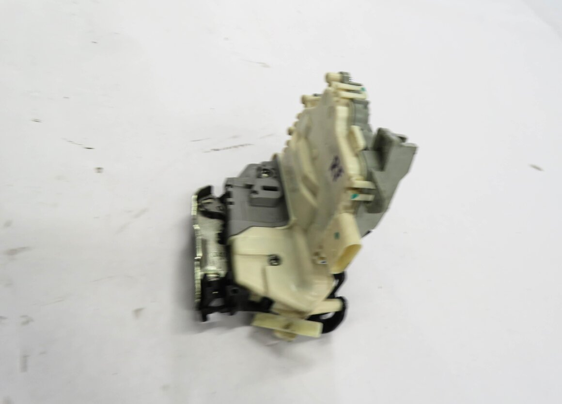 Thumbnail 3: 2010-2022 AUDI / PORSCHE A4 S4 A5 S5 A6 Q3 Q5 Q7 TT 911 - RIGHT FRONT DOOR LATCH