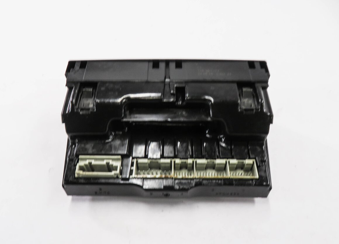 Thumbnail 6: 2010-2012 AUDI Q7 (4L) REAR HEATER A/C TEMPERATURE CONTROL PANEL w/ HEATED SEAT