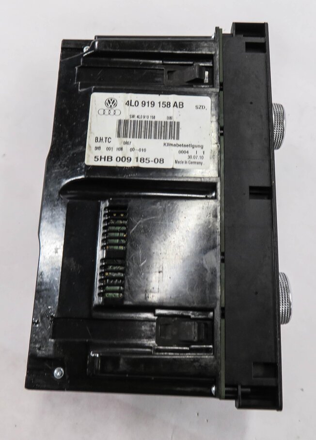 Thumbnail 9: 2010-2012 AUDI Q7 (4L) REAR HEATER A/C TEMPERATURE CONTROL PANEL w/ HEATED SEAT
