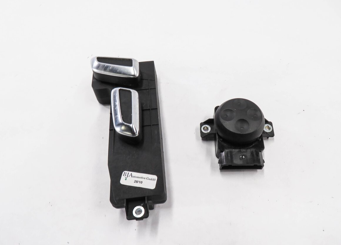 Thumbnail 2: 2011 AUDI Q7 (4L) LEFT FRONT DRIVER SEAT ADJUSTMENT SWITCH