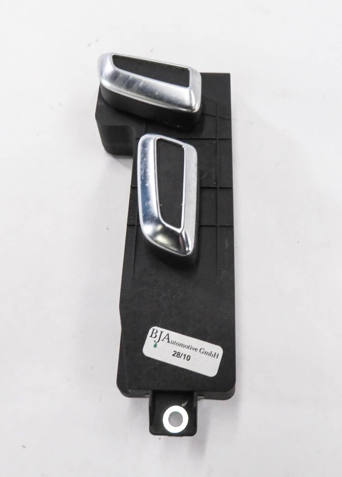 Thumbnail 7: 2011 AUDI Q7 (4L) LEFT FRONT DRIVER SEAT ADJUSTMENT SWITCH