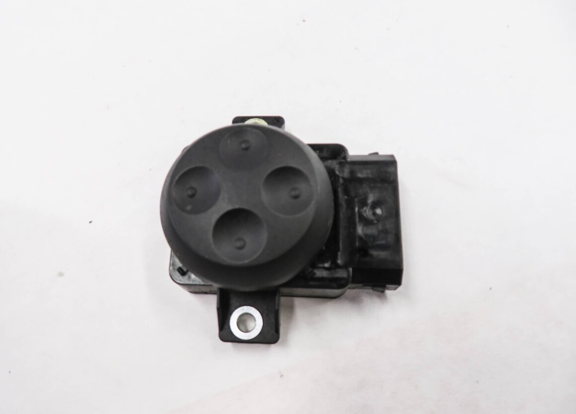 Thumbnail 5: 2011 AUDI Q7 (4L) RIGHT FRONT PASSENGER SEAT ADJUSTMENT SWITCH CONTROL