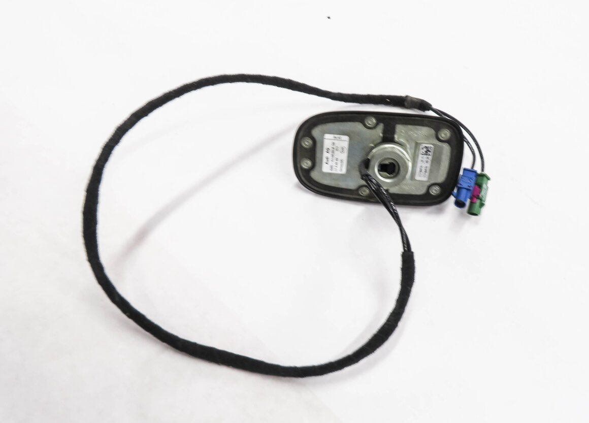 Thumbnail 6: 2010-2011 AUDI Q7 (4L) RADIO STEREO GPS NAVIGATION ANTENNA (ORCA BLACK METALLIC)