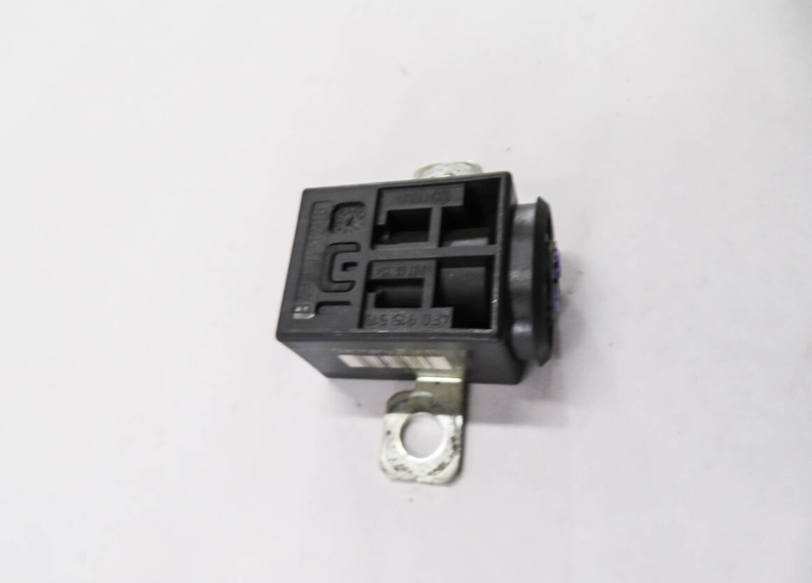 Thumbnail 3: 2011 AUDI Q7 (4L) POSITIVE BATTERY OVERLOAD PROTECTION SENSOR SWITCH
