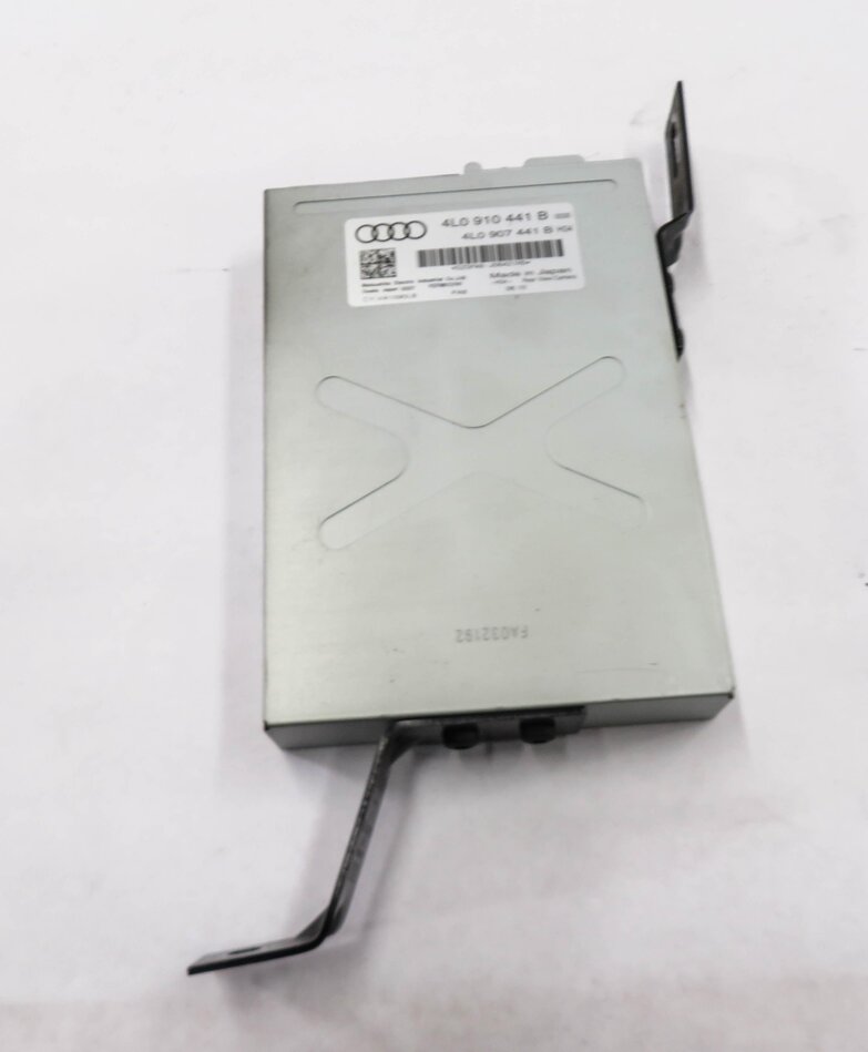 Thumbnail 2: 2010-2017 AUDI Q7 (4L) REARVIEW BACKUP REVERSE CAMERA CONTROL MODULE