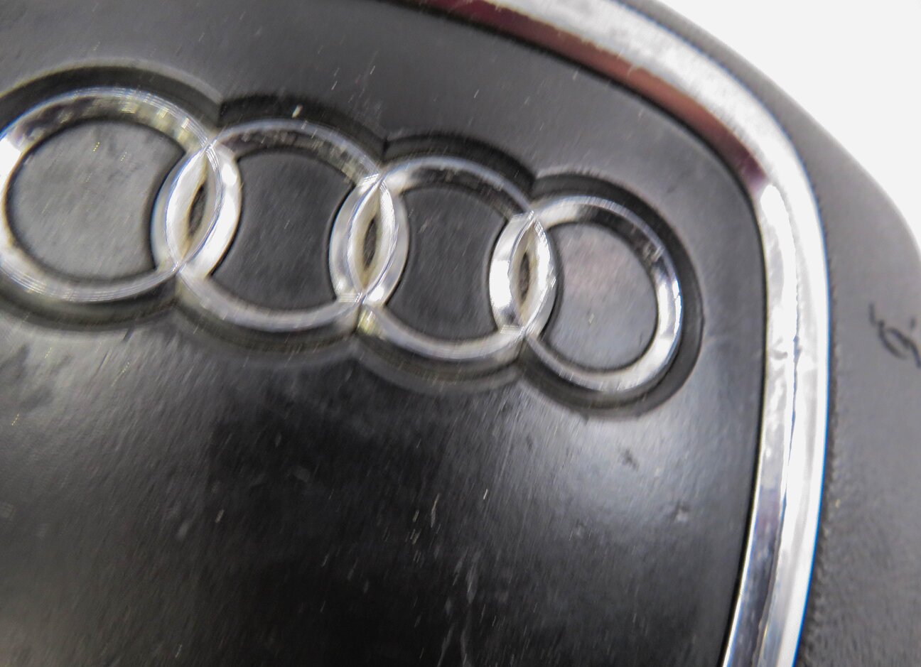 Thumbnail 8: 2011-2015 AUDI Q7 (4L) LEFT DRIVER STEERING WHEEL AIRBAG (BLACK)