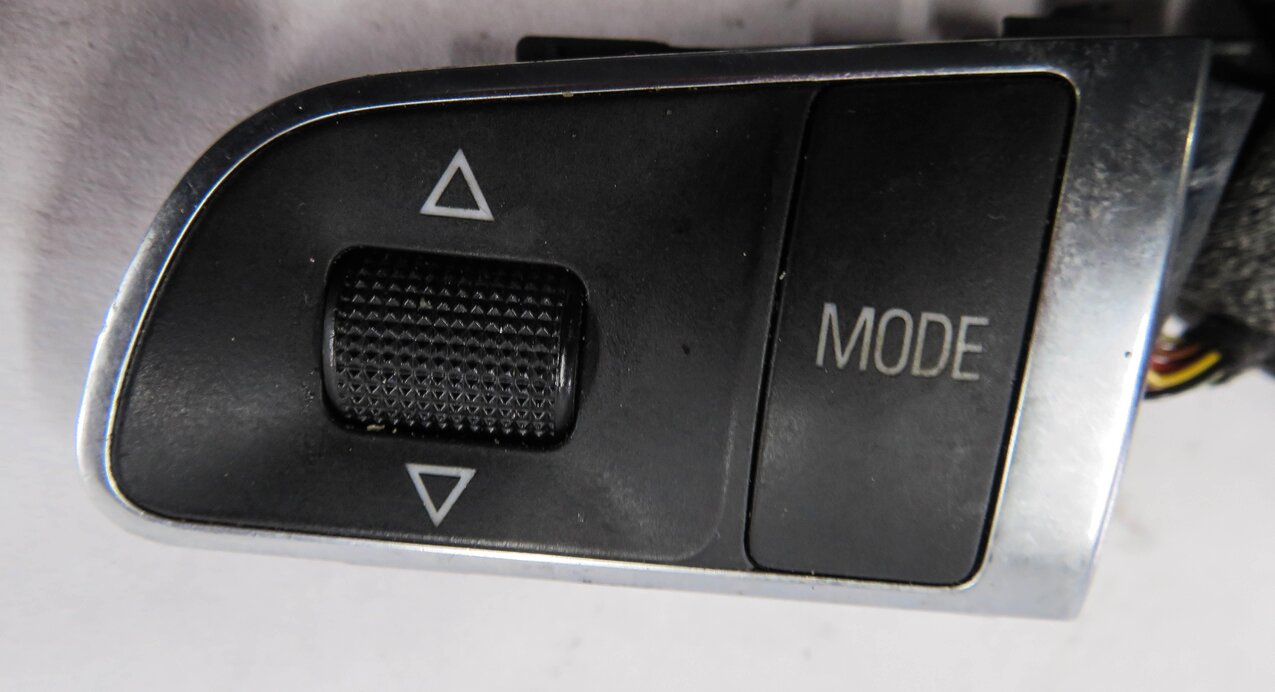 Thumbnail 12: 2011 AUDI Q7 (4L) STEERING WHEEL SWITCH BUTTON SET-2