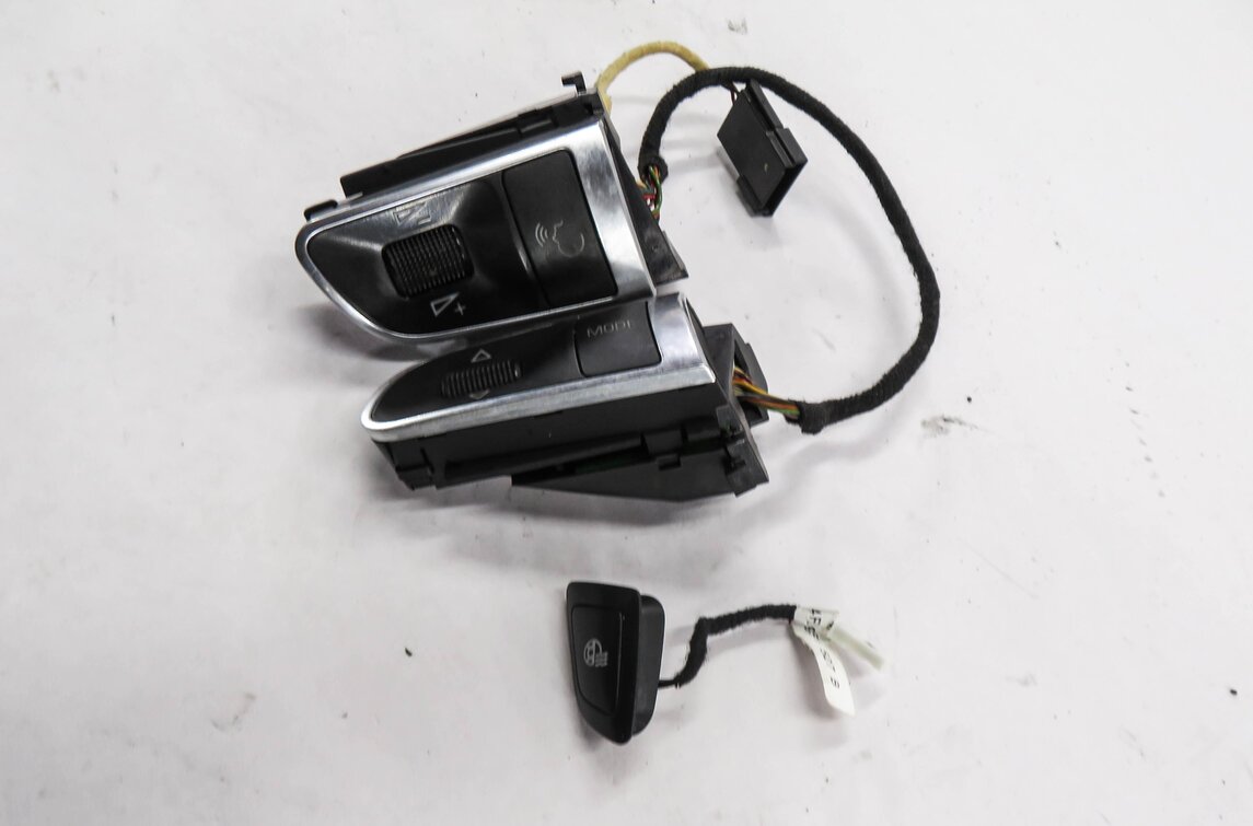 Thumbnail 6: 2011 AUDI Q7 (4L) STEERING WHEEL SWITCH BUTTON SET-2