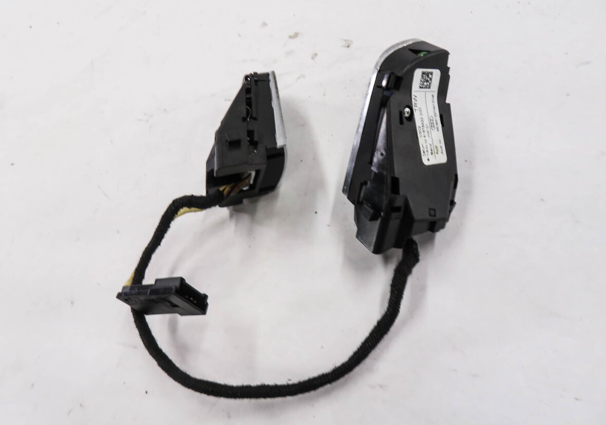 Thumbnail 7: 2011 AUDI Q7 (4L) STEERING WHEEL SWITCH BUTTON SET-2