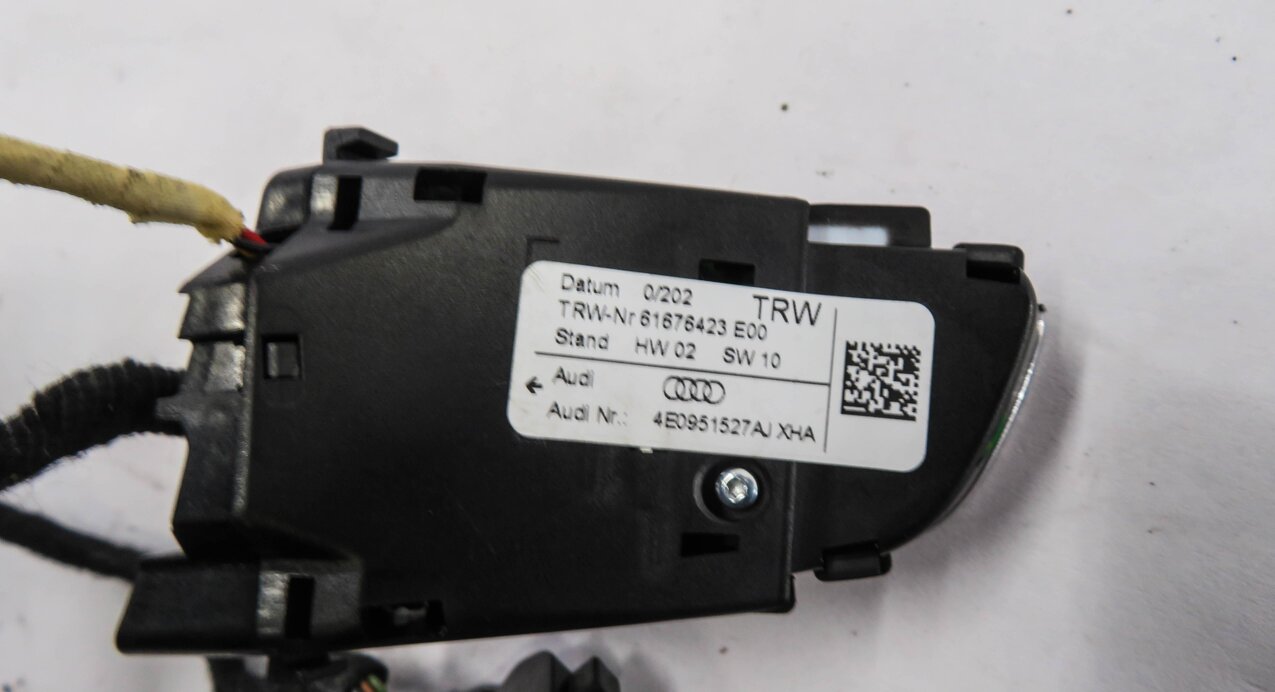 Thumbnail 8: 2011 AUDI Q7 (4L) STEERING WHEEL SWITCH BUTTON SET-2