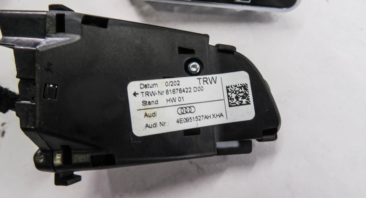 Thumbnail 9: 2011 AUDI Q7 (4L) STEERING WHEEL SWITCH BUTTON SET-2